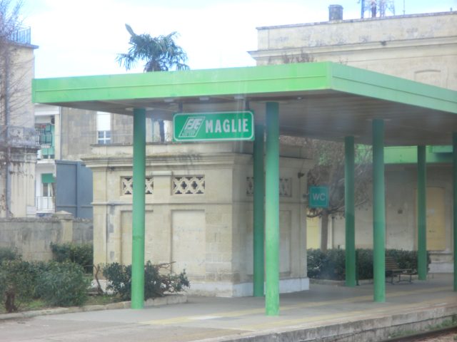 Maglie駅